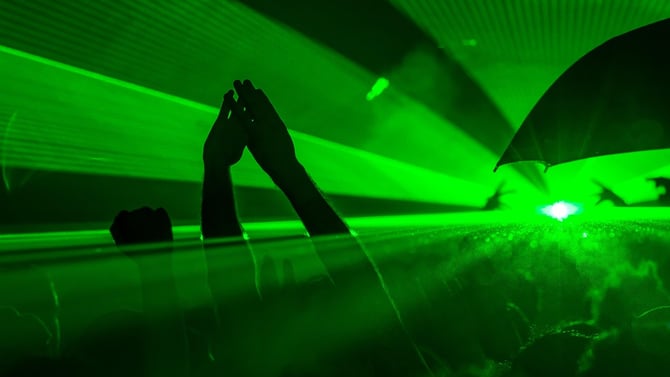 Mesas VIP y servicio de botellas